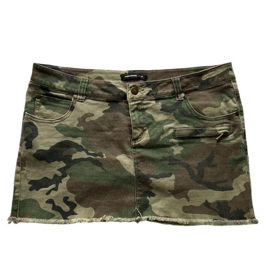 Camo Fishbone elastic denim mini skirt