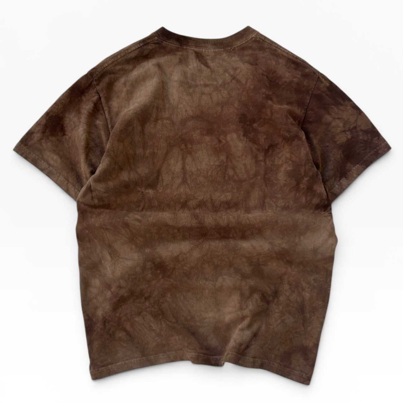The mountain wolf grpahic tee