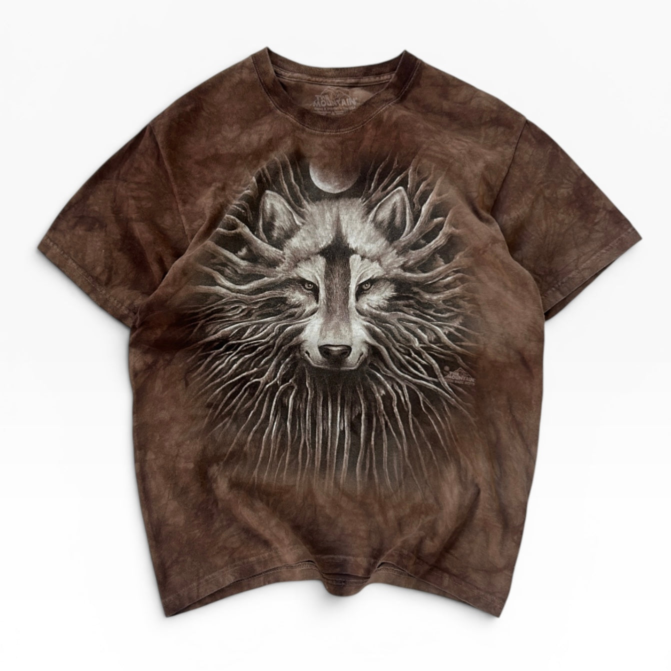 The mountain wolf grpahic tee