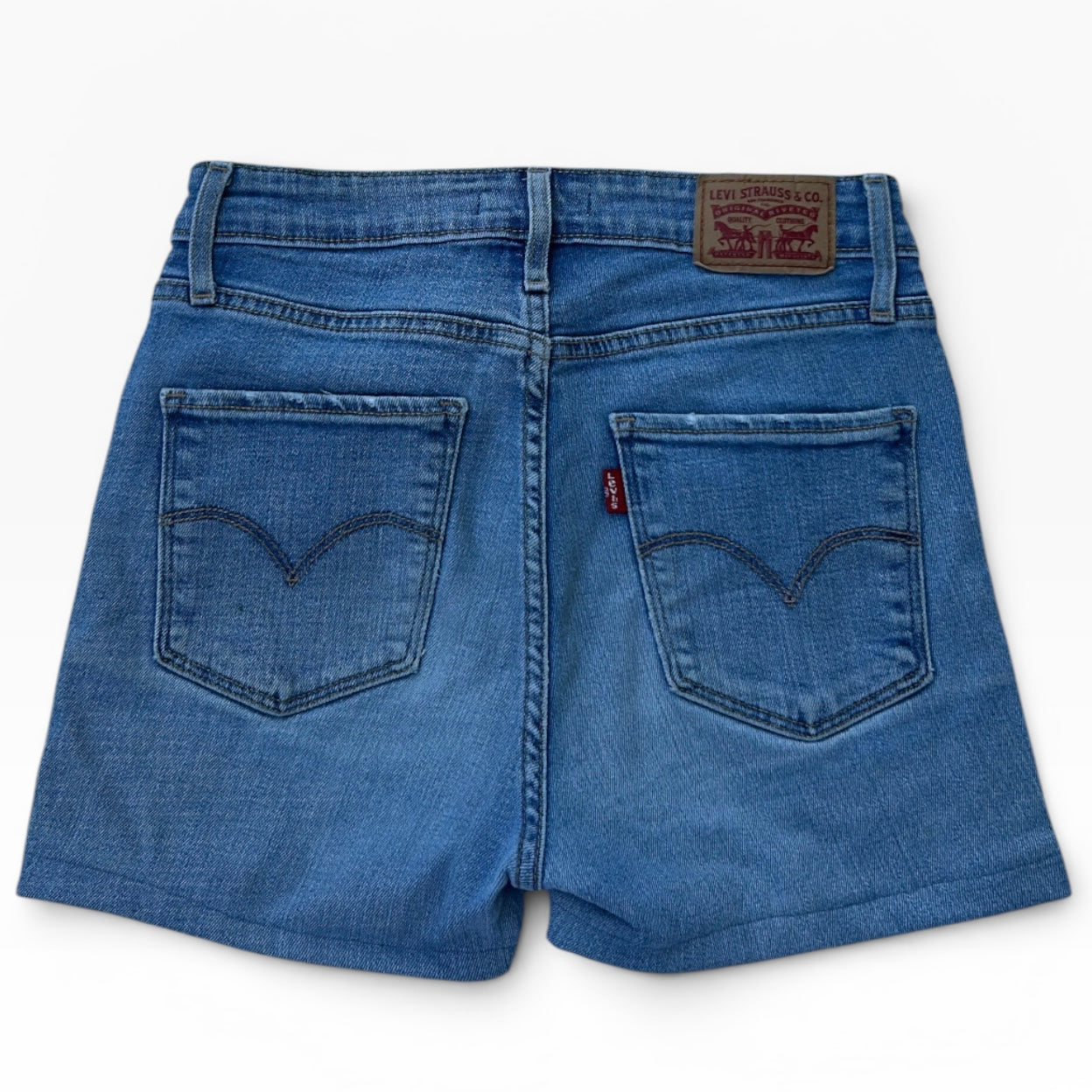 Levis 721 booty shorts
