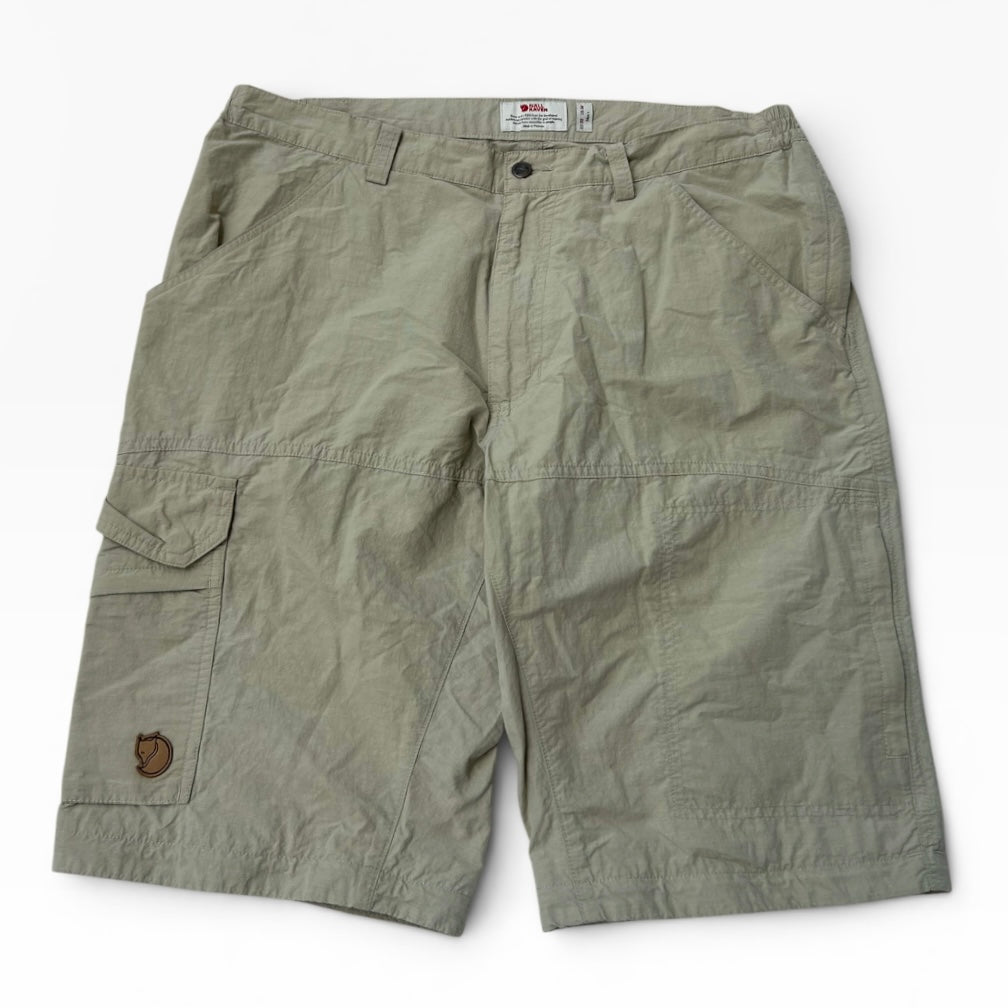 Fjall Raven cargo beige shorts