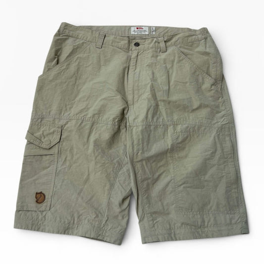 Fjall Raven cargo beige shorts