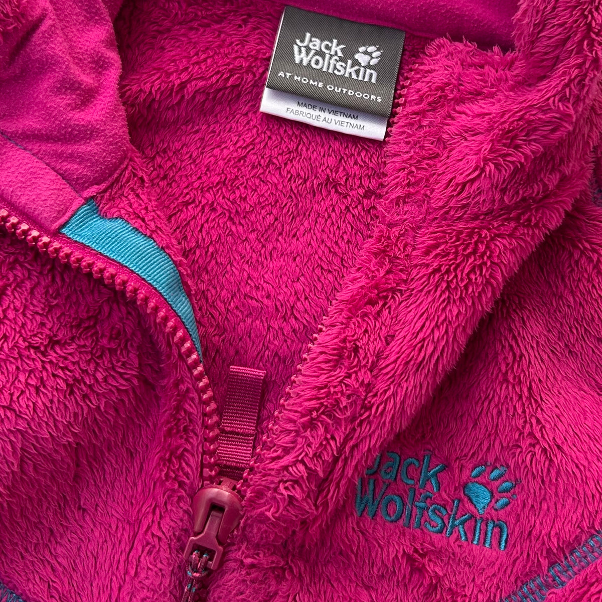 Jack Wholfskin fuzzy magenda adjustable fleece jacket