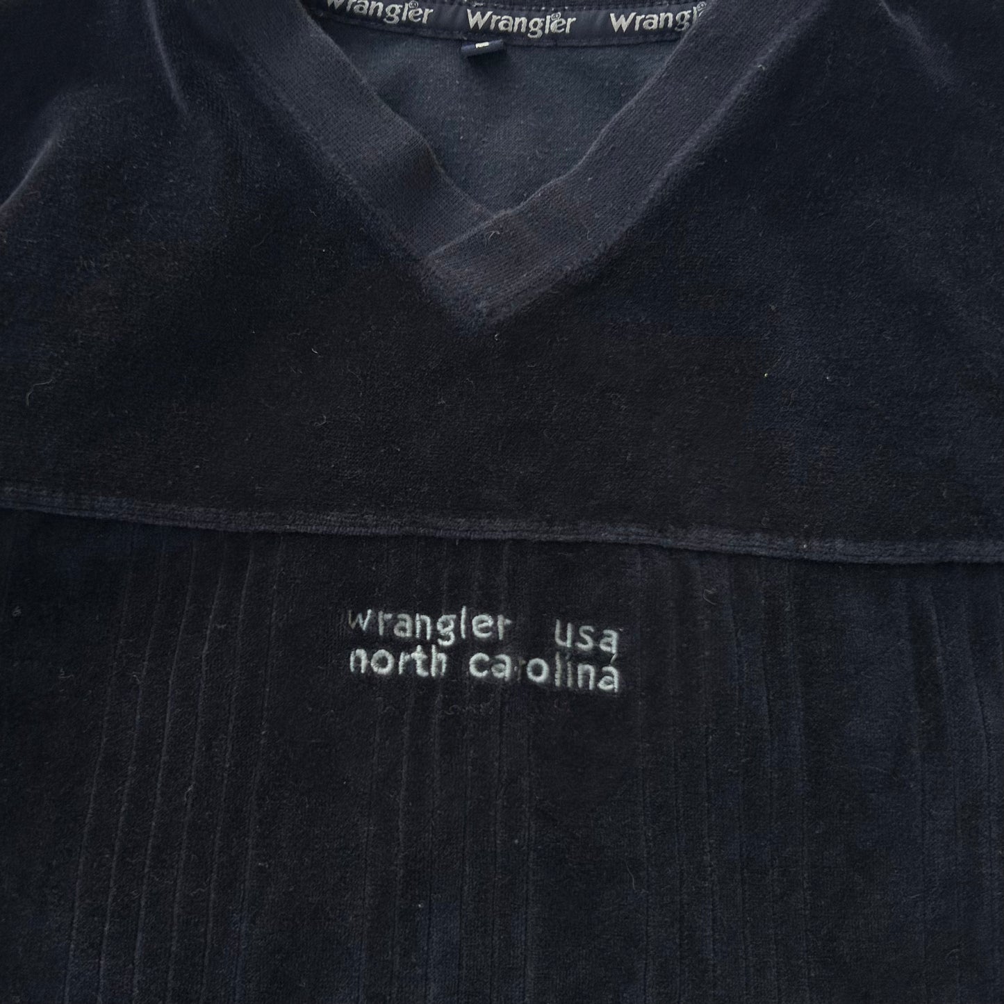 Wrangler USA north Carolina Dark Blue Velvet V-Neck Fleece