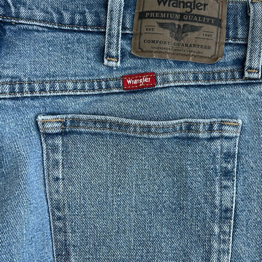 Wrangler mid wash denim pants