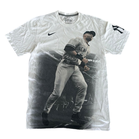 Nike Tee - Medium