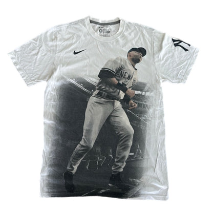Nike Tee - Medium