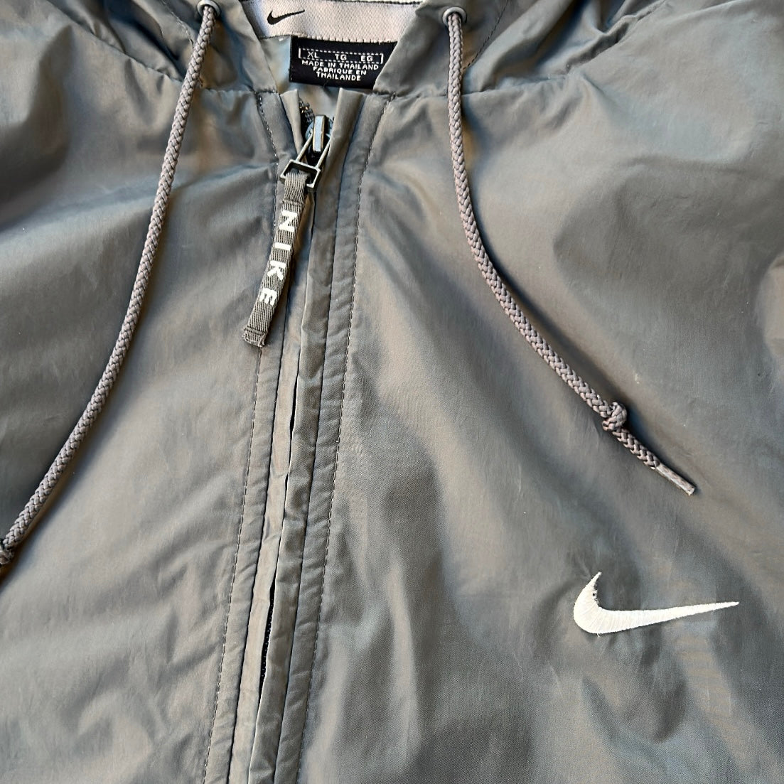 Nike Light Windbreaker Hooded Embroidered Logo Full Zip Jacket