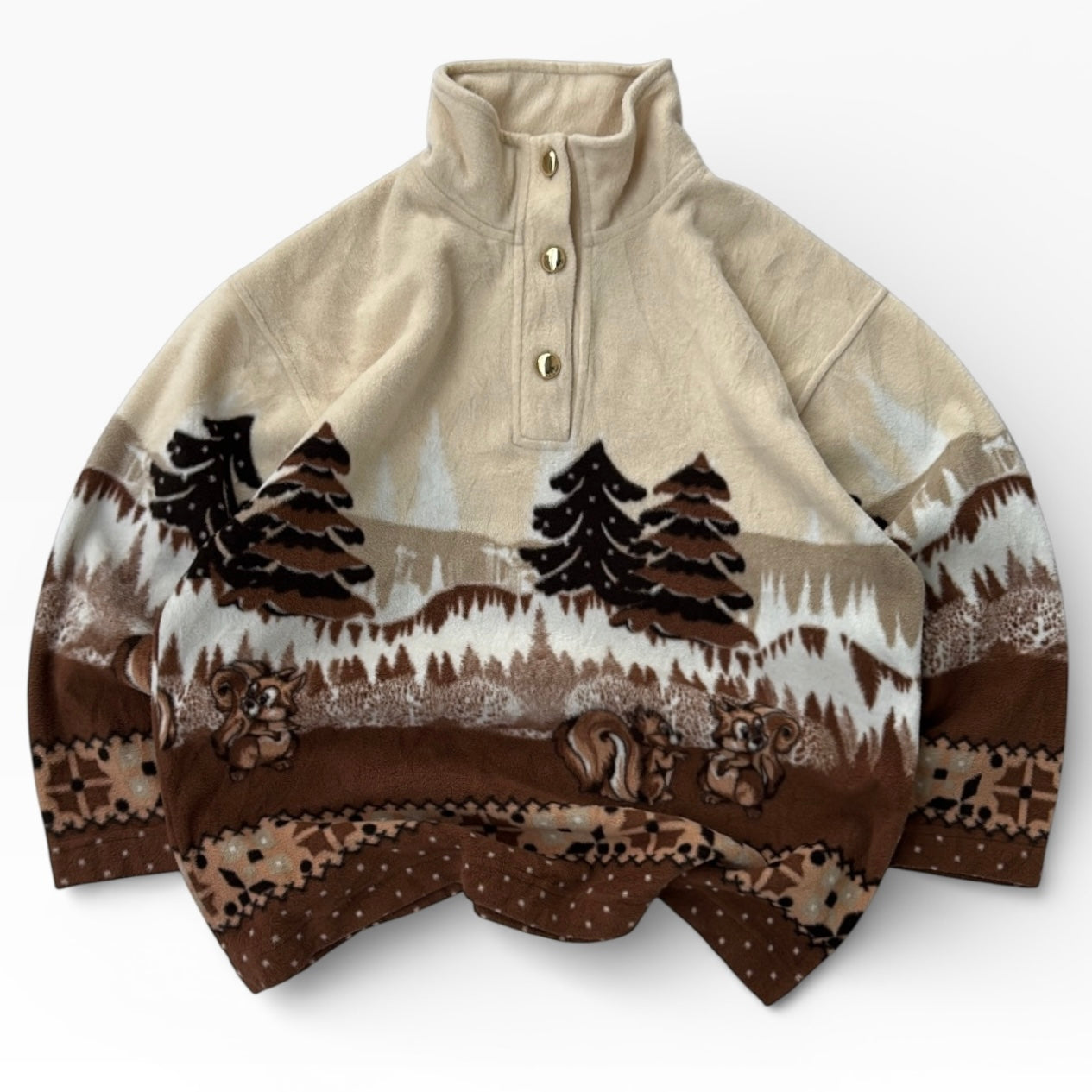 The Campagnolo 1/4 gold button-up Fleece with Squirrel in forest